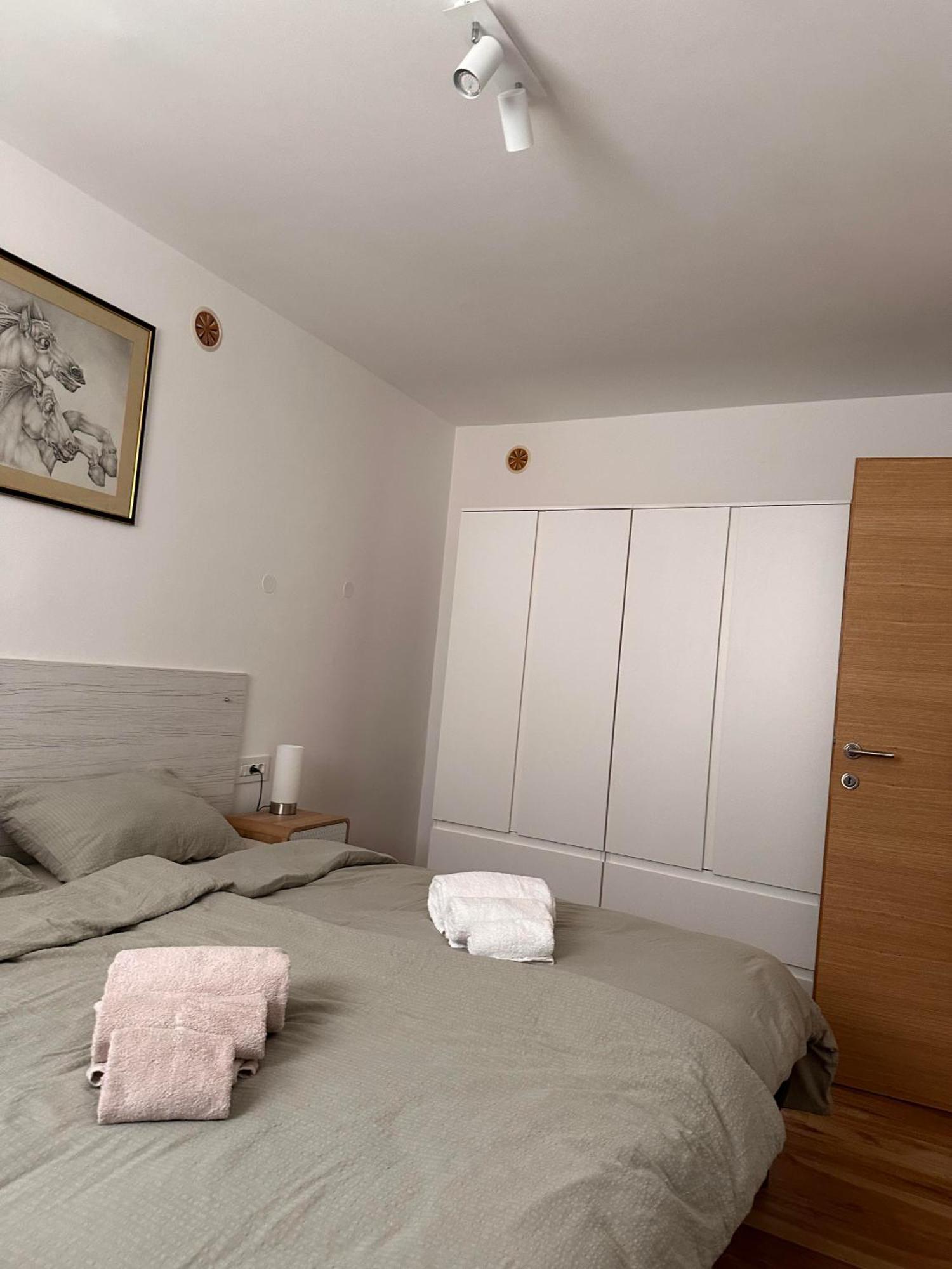 Lux Apartments In Downtown Pula Exterior foto